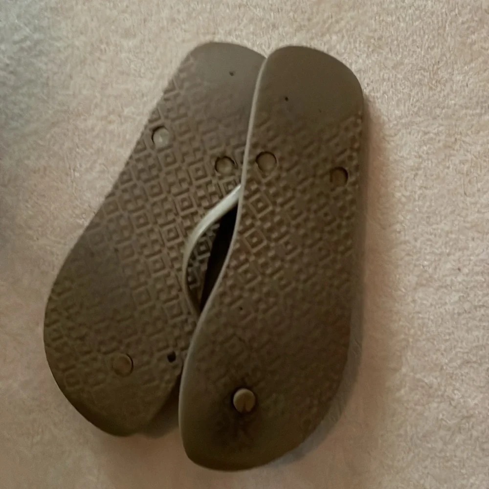 Tory Burch Nude/Tan Thin Flip Flops in size 10